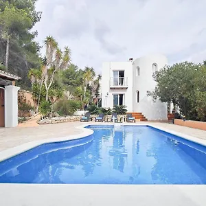 Mercedes Villa Cala Llonga (Ibiza)